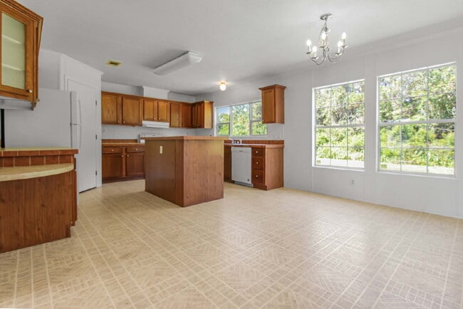 Building Photo - Mobile Home For Rent