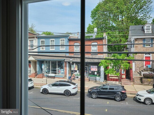 Building Photo - 32 S State St