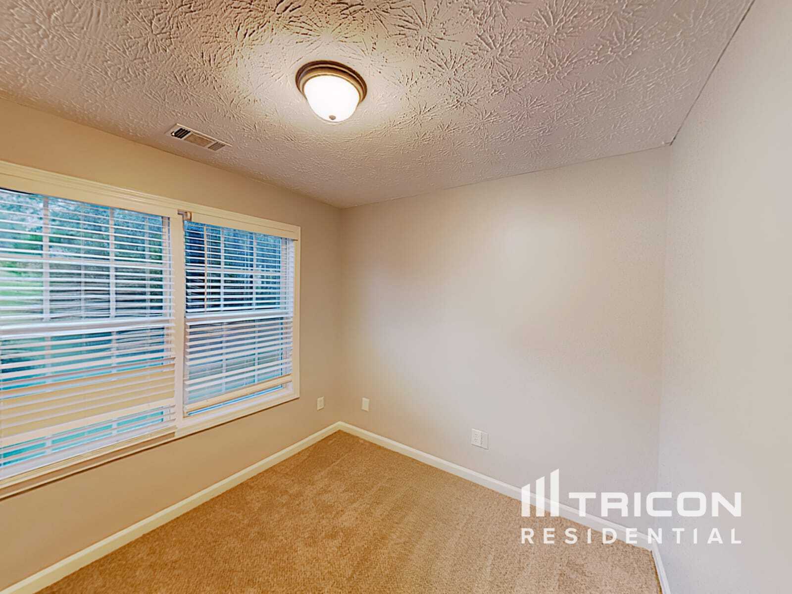 Building Photo - 45 Shenandoah Ln