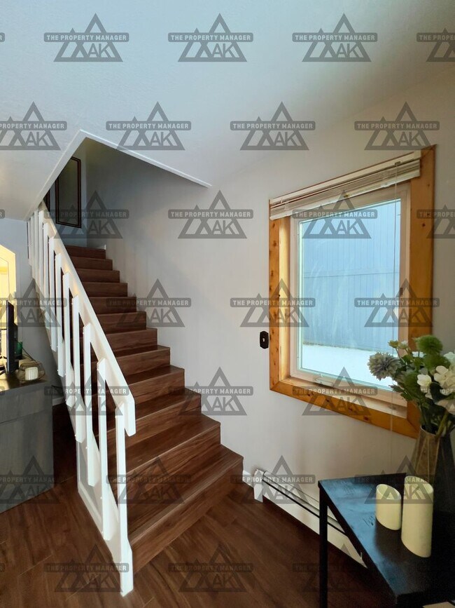 Building Photo - 28th Ave 1215-