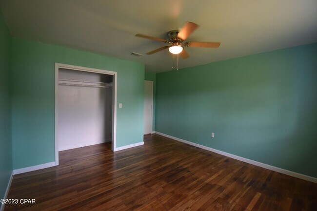 Building Photo - 1815 Arthur Ave