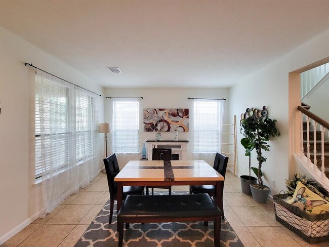 Building Photo - 5046 Longlane Dr