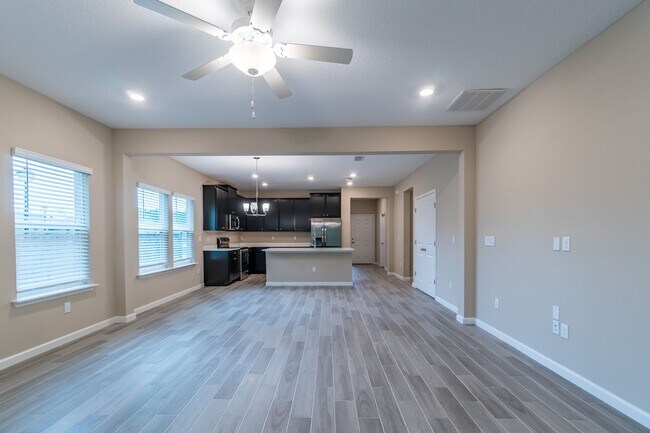 Building Photo - 6343 Morning Blf Dr