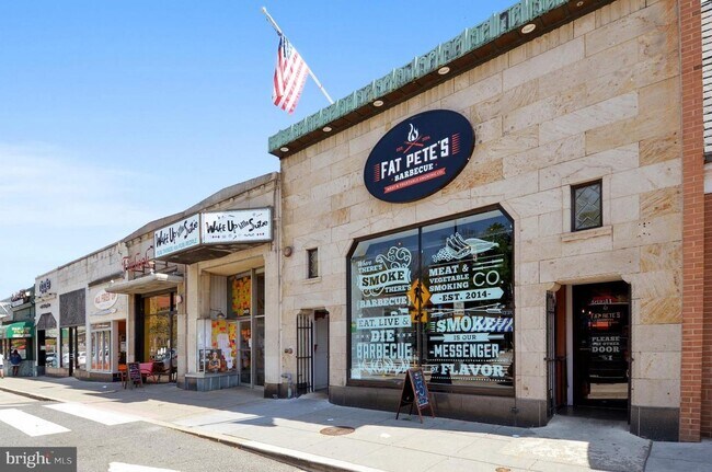 Building Photo - Cleveland Park ** One Bedroom, One Bath