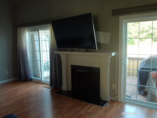 Building Photo - 43885 Stoney Ln