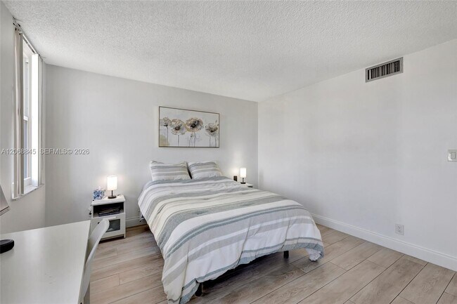 Building Photo - 3015 N Ocean Blvd