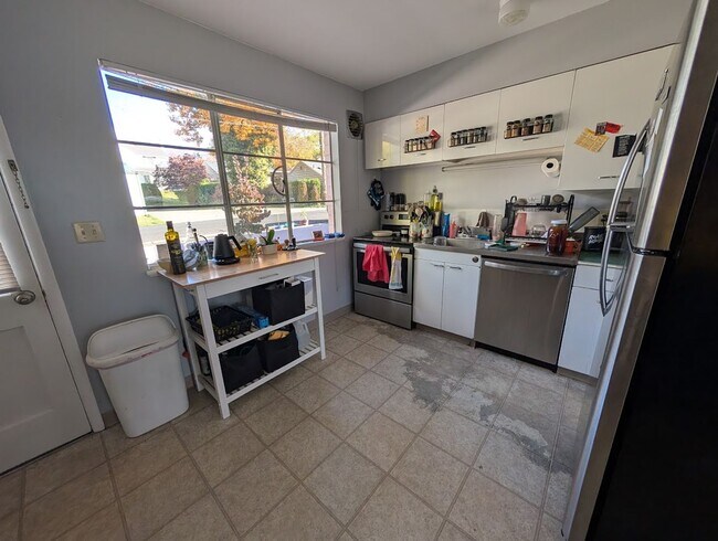 Building Photo - KF2