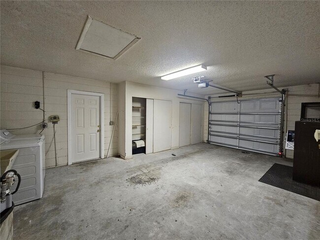 Building Photo - 3112 W San Carlos St