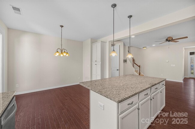 Building Photo - 1112 Roderick Dr