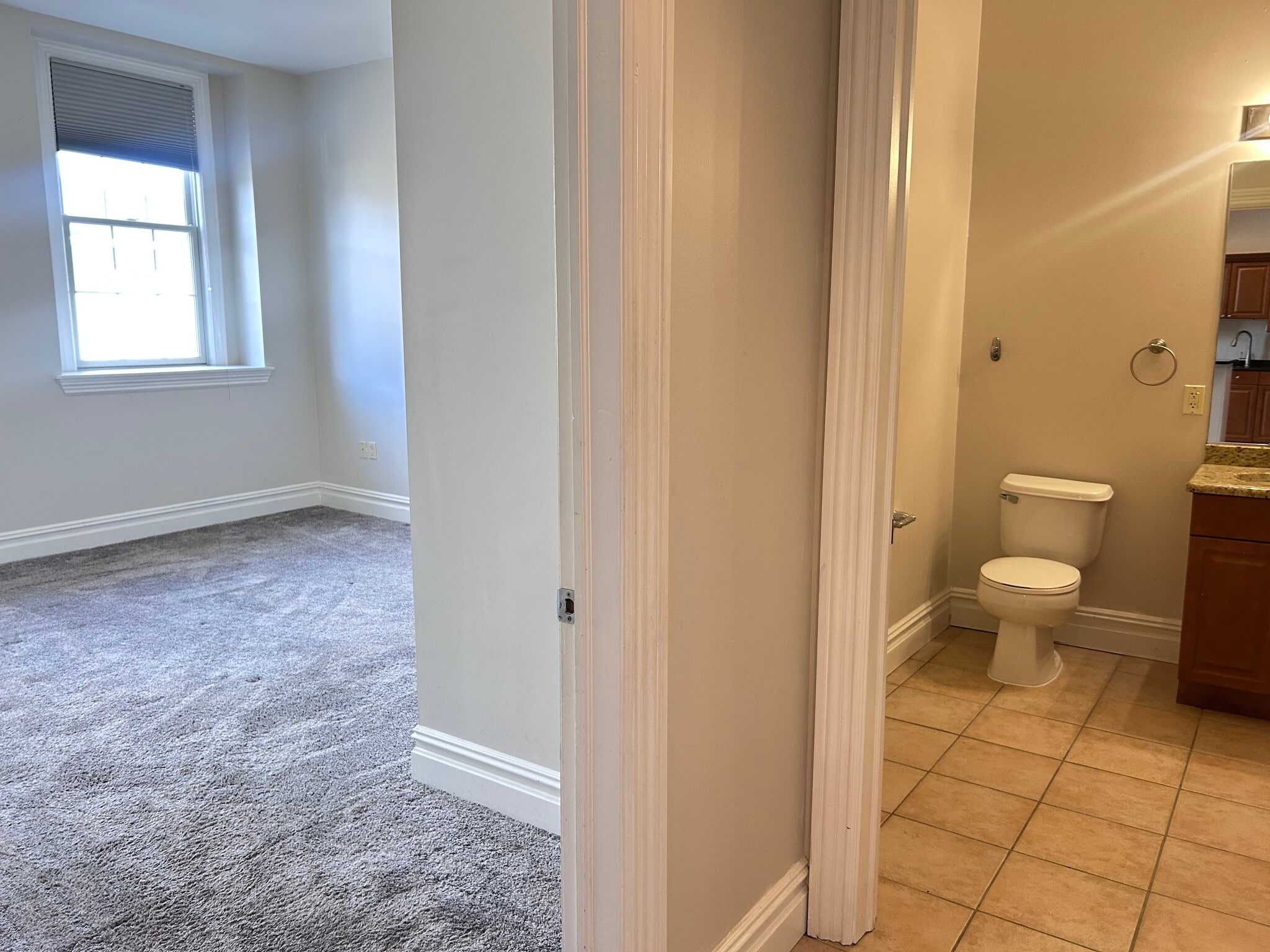 Building Photo - 1 John St