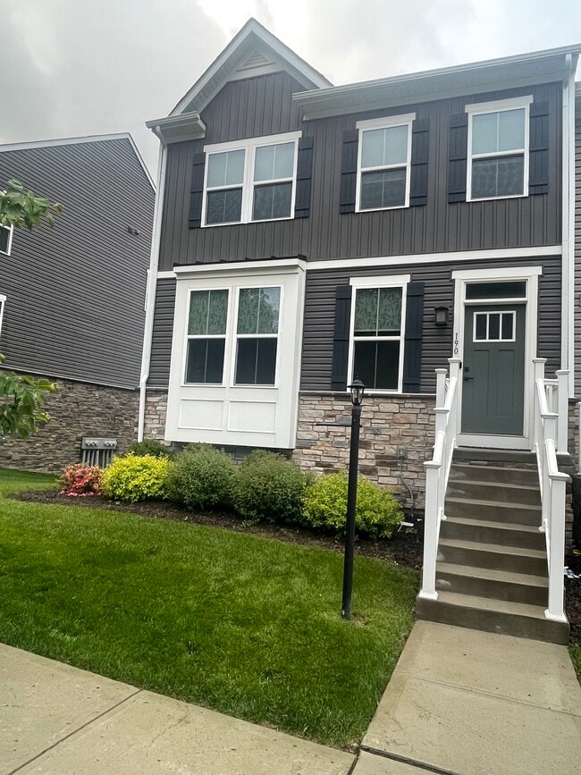 Building Photo - 190 Moyer Hill Dr