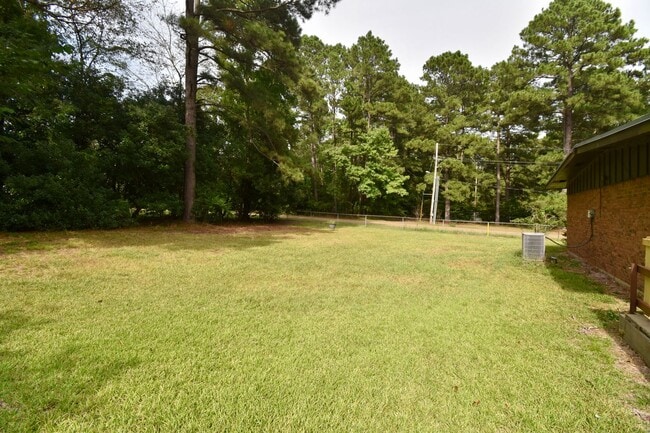 Building Photo - 3 Bed, 2 Bath Home in Ruston