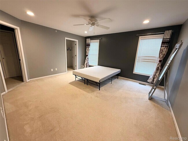 Building Photo - 207 Amys Walk