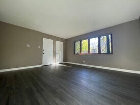 Building Photo - 148 E Quincy St