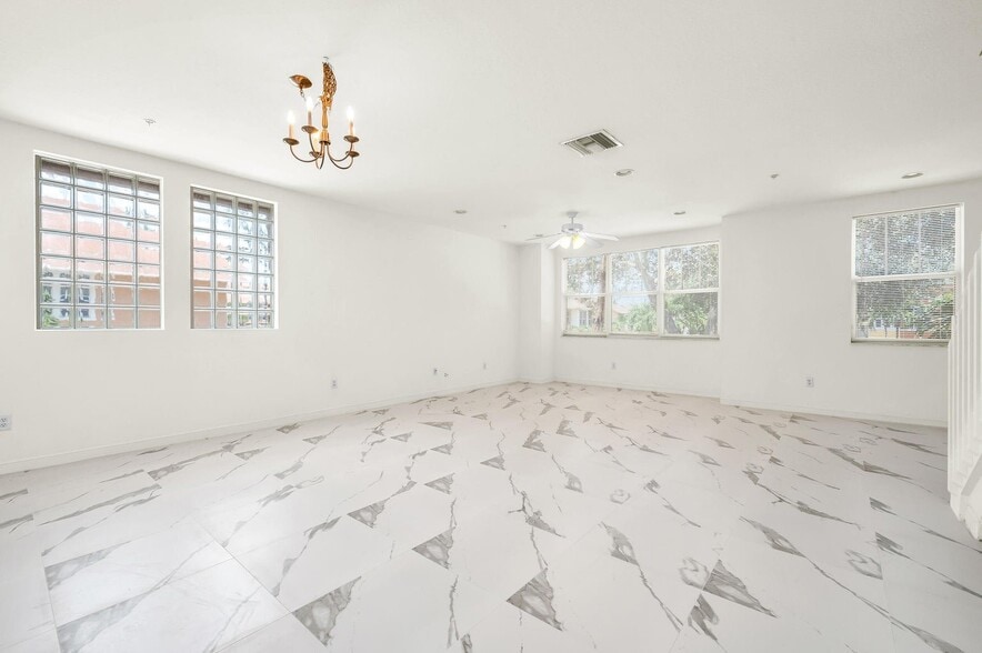 Building Photo - 810 Marina Del Ray Ln
