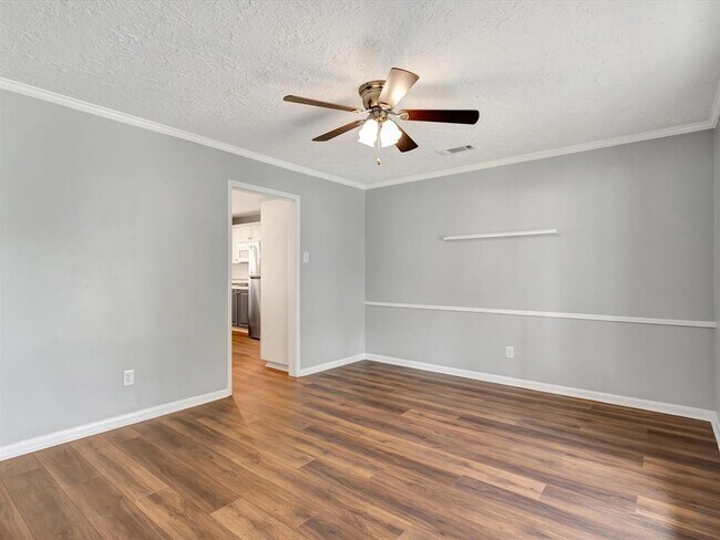 Building Photo - 15014 Torry Pines Rd