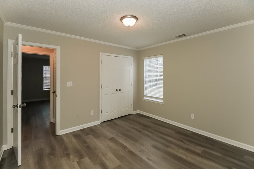 Building Photo - 245 Pebble Creek Dr