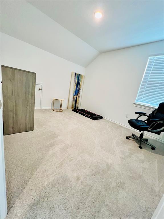 Building Photo - 15826 Dove Holw Dr