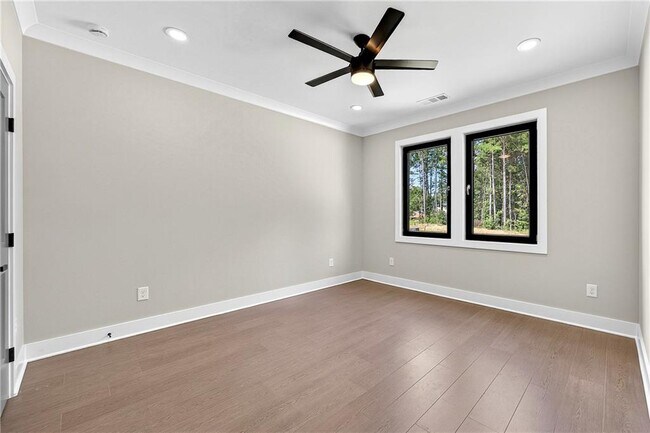 Building Photo - 83 Deer Cyn Dr