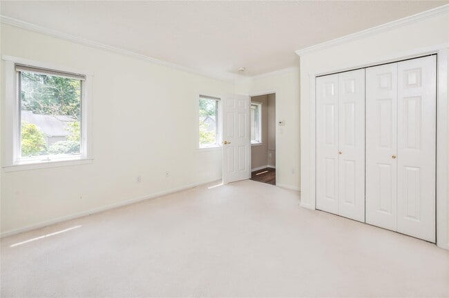 Building Photo - 900B Heritage Hls