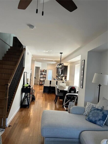 Building Photo - 4145 Tyrolean Ave