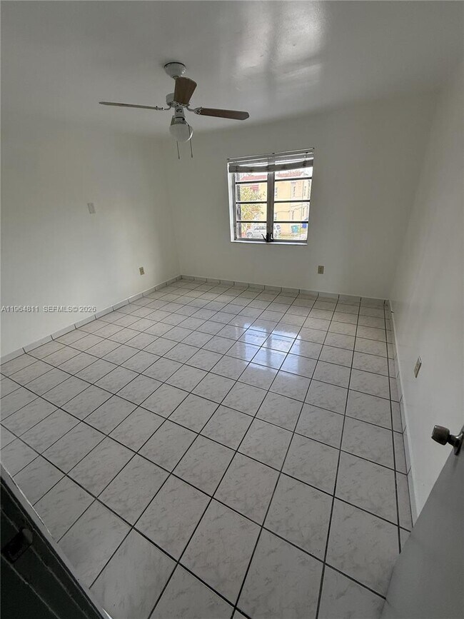 Building Photo - 1880 SW 9th St