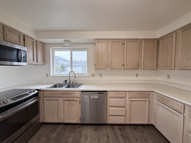 Building Photo - 2731 176th St NE