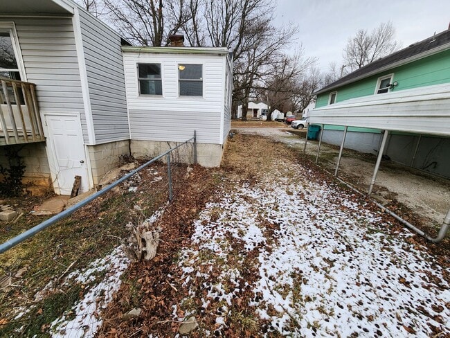 Building Photo - Spacious 3-Bedroom, 1-Bathroom Home AVAILABLE NOW!!