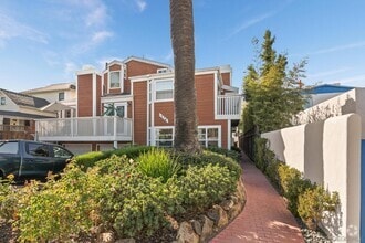 Building Photo - 714 G Ave