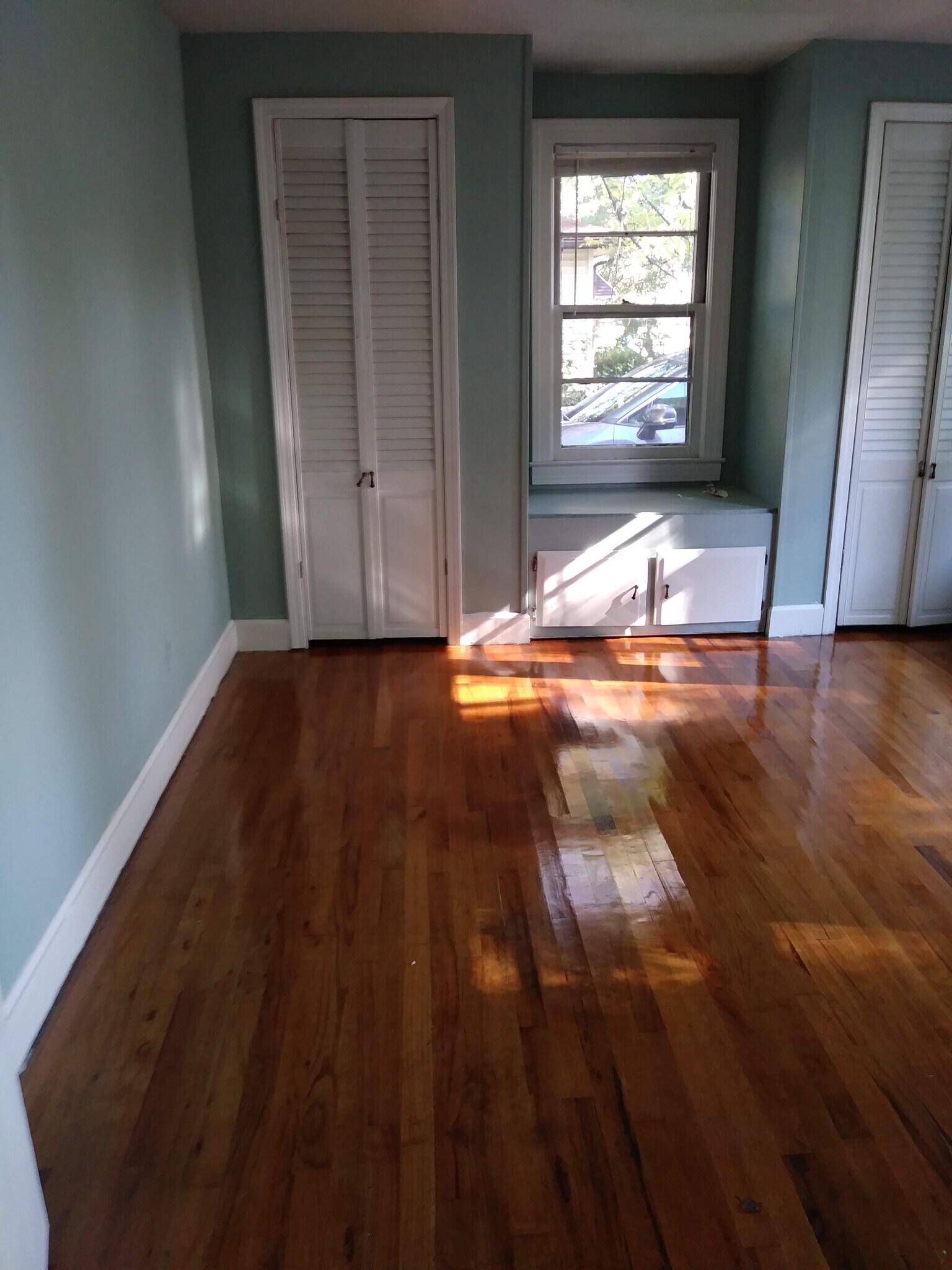Front room with closets can be bedroom or Office - 2609 Pioneer Rd