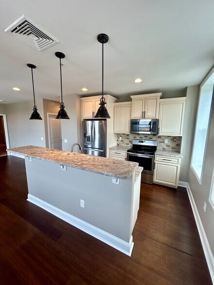 Building Photo - 11 W Market St