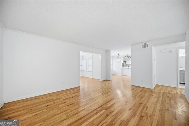 Building Photo - 26 Arpege Way NW