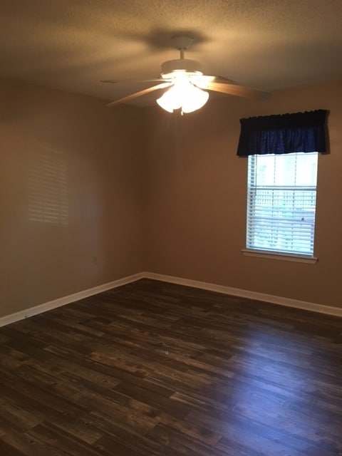 Building Photo - Rolling Hills Condo