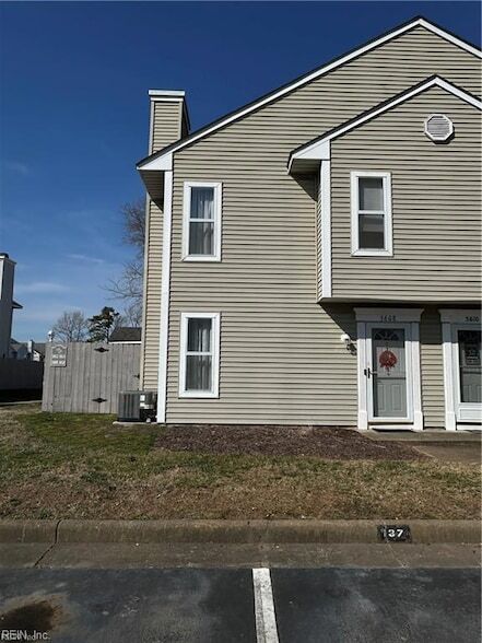 Building Photo - 5608 Tourmaline Ct
