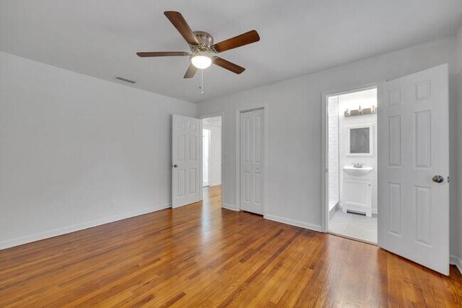 Building Photo - Renovation, MUST SEE!