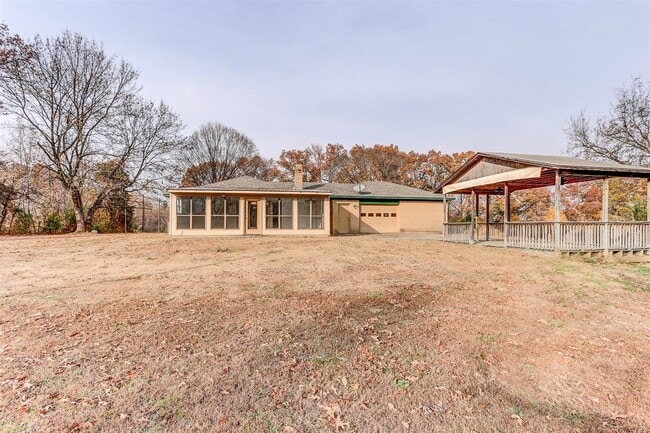 Building Photo - 111 Templeton Rd