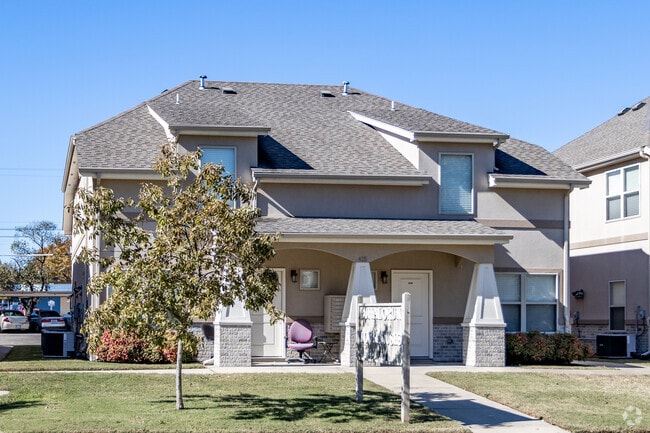 Building Photo - Buffalo Run Townhouses