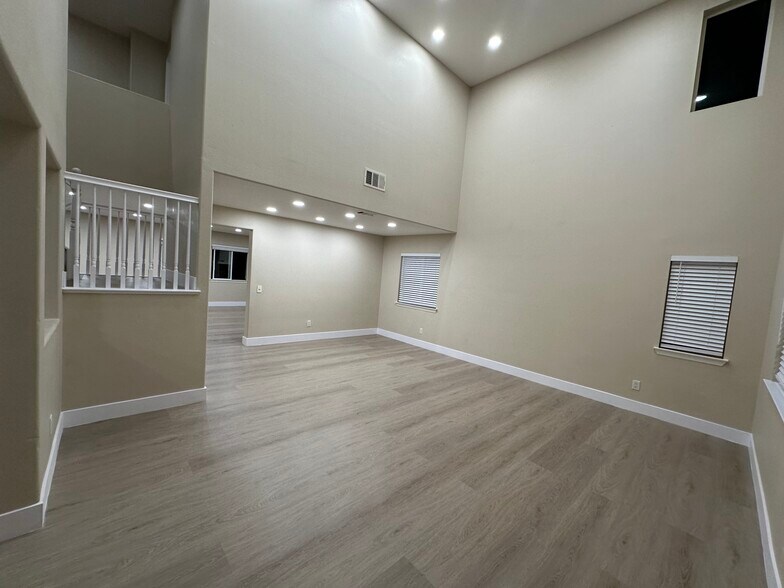 Building Photo - 32654 Via Perales