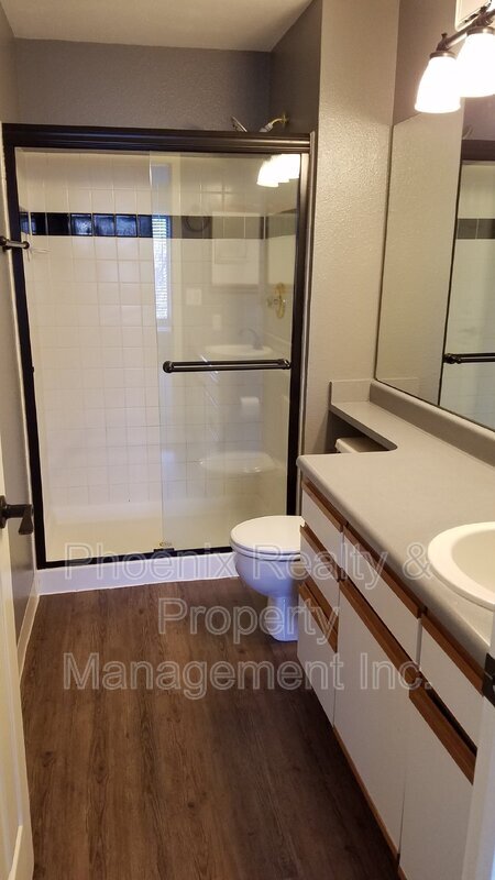 Building Photo - 33 S Boulder Cir