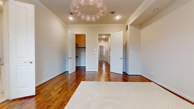 Building Photo - 10920 Wrenwood Manor