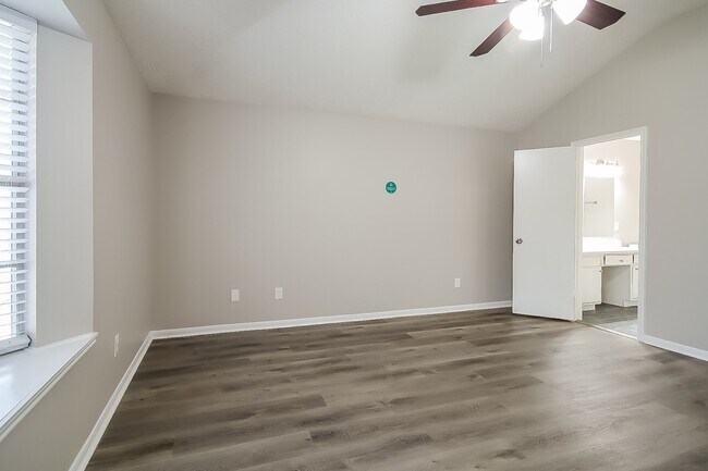 Building Photo - 28710 Sedgefield St