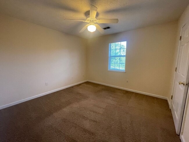 Building Photo - PRE-LEASING FOR AUGUST 7 2026!