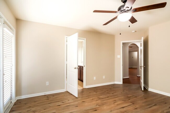 Building Photo - 12066 Quartersawn Ln