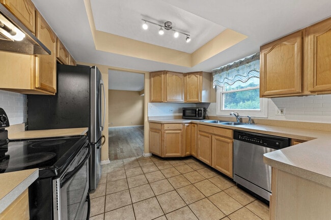 Building Photo - 1121 Belmar Ln