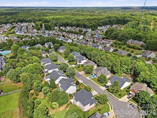 Building Photo - 8120 Madrigal Ct