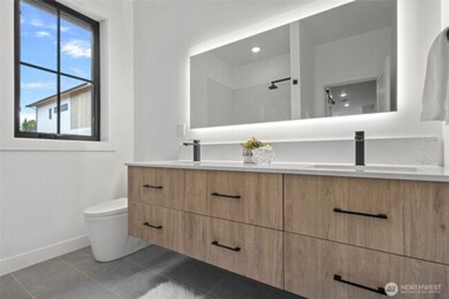 Building Photo - Brand NEW 3 Bedroom Condo for rent in Lynden!