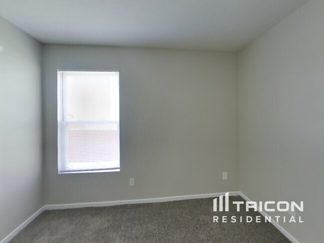 Building Photo - 2869 Ludwig Dr