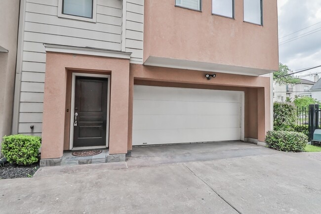 Primary Photo - 4403 Austin St