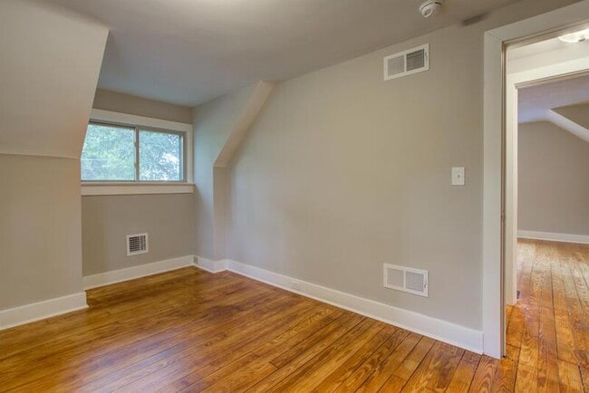 Building Photo - 1057 Ridge Rd