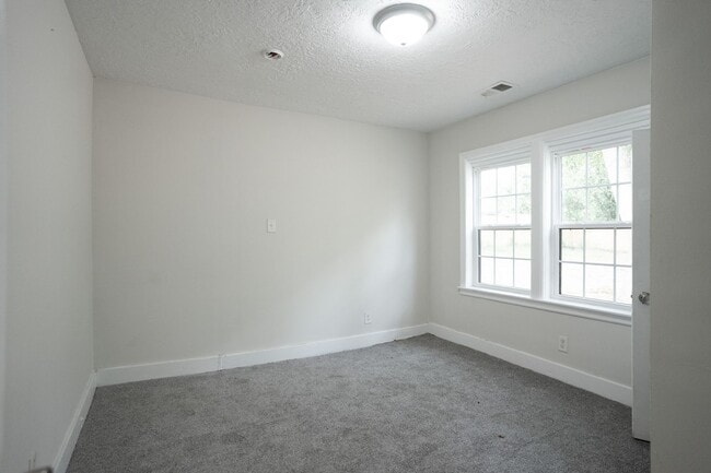 Building Photo - 2001 Hiram Rd